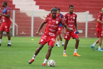 Jefferson tem contrato com o Vila Nova até 2024