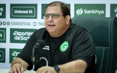 Guto Ferreira em entrevista coletiva no Goiás