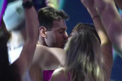 Brothers da casa vibram com o momento BBB 23: Web compara beijo de Key Alves e Gustavo a Bolsonaro e Michelle