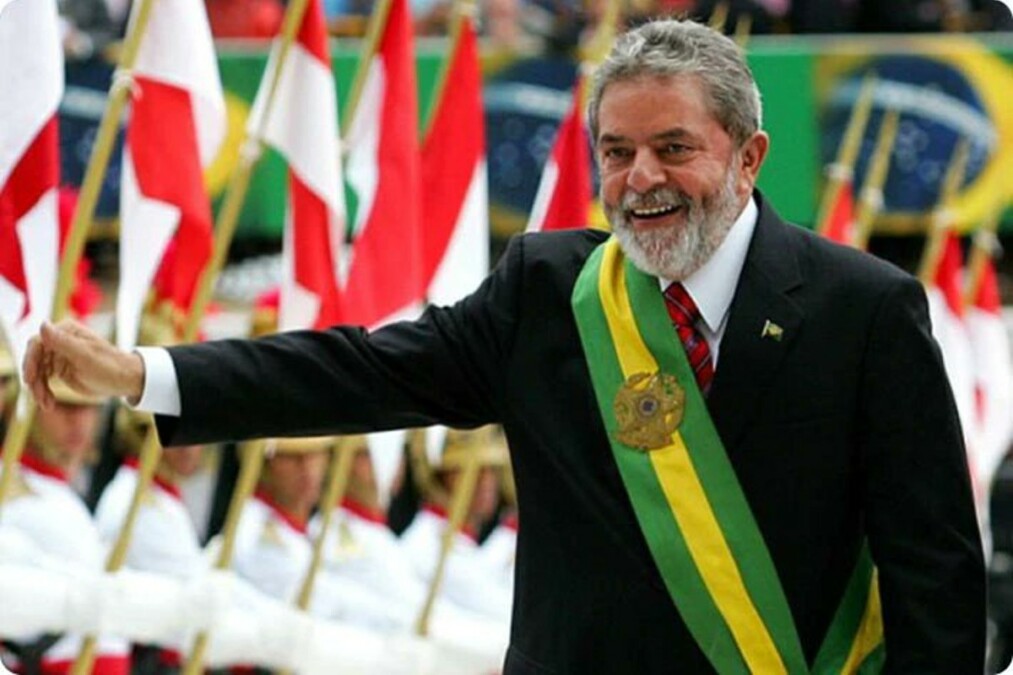 d8318718-lula-faixa