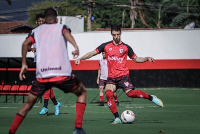 Shaylon irá retornar ao time titular do Atlético Goianiense