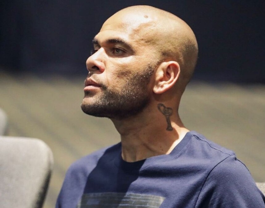 Comportamento da vítima e lesões no joelho foram decisivos para condenação de Daniel Alves Sequelas de crime foram citadas na sentença