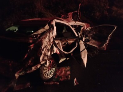 Das 48 pessoas que estavam no ônibus, 5 eram crianças Acidente entre ônibus e carro deixa 21 pessoas feridas na GO-217