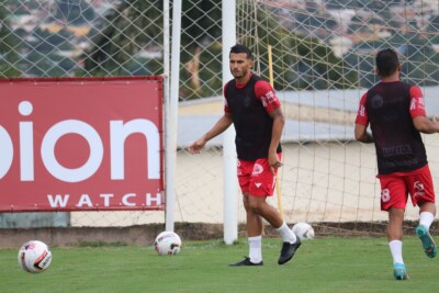 Guilherme Parede deverá ser titular novamente no ataque do Vila Nova