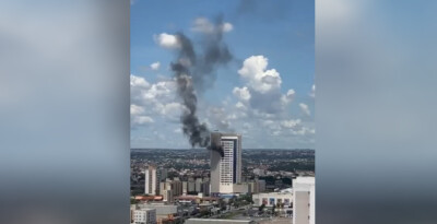 Prédio comercial atingido por incêndio fica na Avenida Rio Verde, em Aparecida de Goiânia (Foto: reprodução)