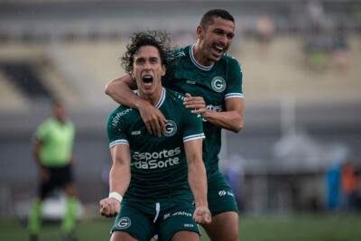 Nicolas marcou dois gols na goleada do Goiás sobre o Goiânia