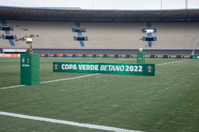 Troféu e placa da Copa Verde 2022