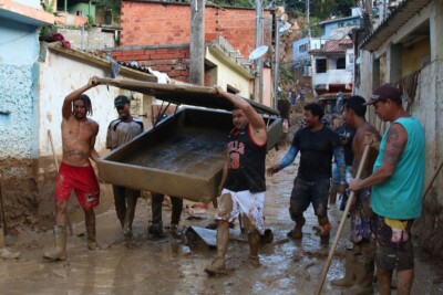 Serviços de telefonia são restabelecidos no litoral norte de SP, dizem empresas