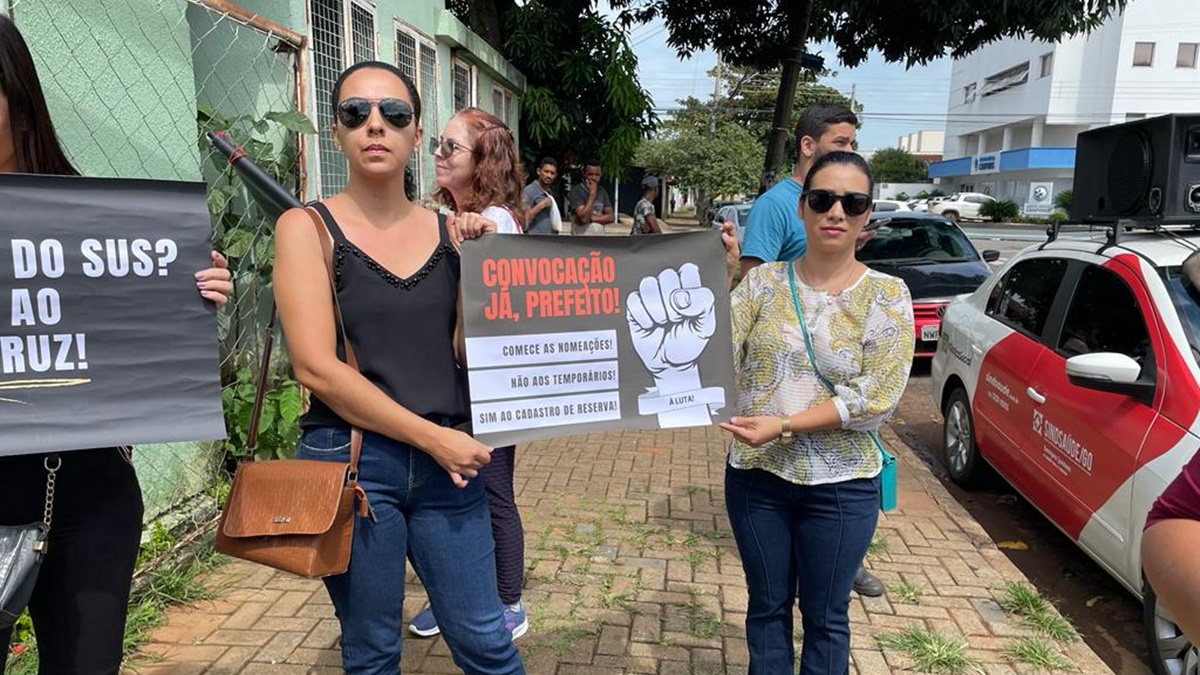 Manifestantes durante o ato (Foto: Divulgação)