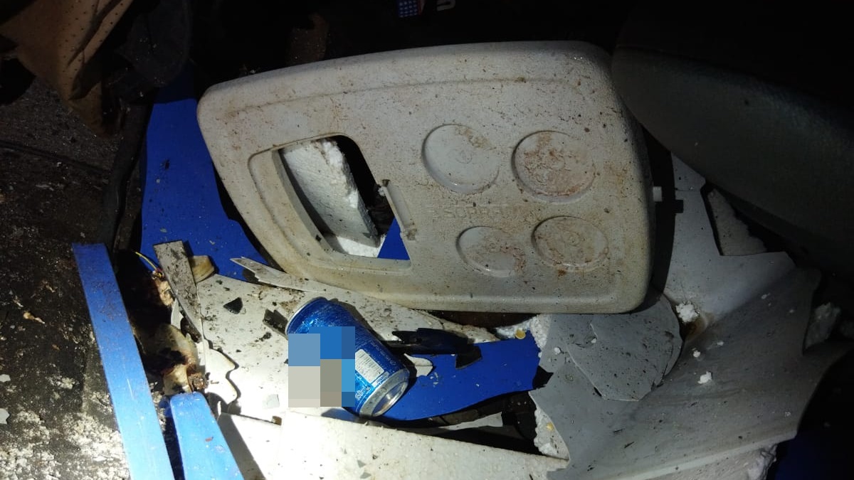 Duas pessoas morrem em acidente na BR-153, em Porangatu; carro ficou destruído (Foto: Divulgação - PRF)