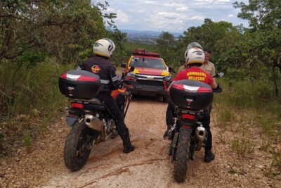 Bombeiros resgatam cinco pessoas que se perderam na Serra das Areias, em Aparecida