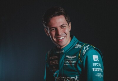 Felipe Drugovich com uniforme da Aston Martin