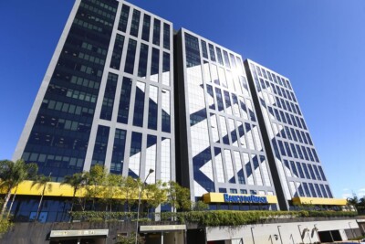 São 6 mil vagas abertas, 4 mil para contratação imediata Inscrições do concurso do Banco do Brasil terminam nesta sexta