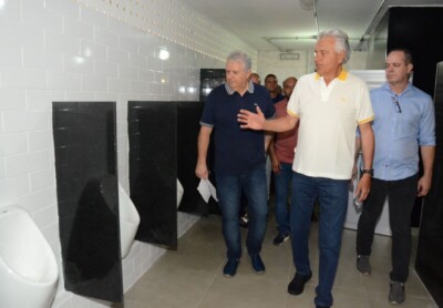 Governador Ronaldo Caiado e secretário de esportes e lazer Henderson Rodrigues inauguram os banheiros do Serra Dourada