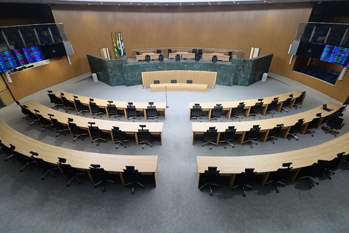 Assembleia aprova em 1º turno garantia de gratuidade para idosos no transporte intermunicipal