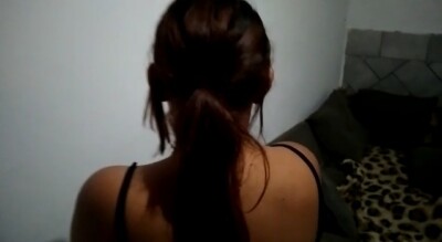 Mulher foi ameaçada de morte e se trancou no banheiro para chamar a polícia Homem é preso após espancar a esposa na frente dos filhos