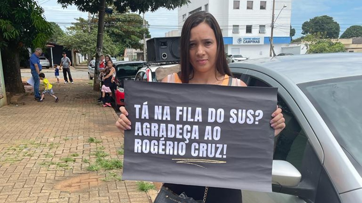 Manifestantes durante o ato (Foto: Divulgação)