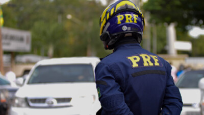 PRF em barreira fiscalizatória (Foto: Jucimar de Sousa - Mais Goiás)