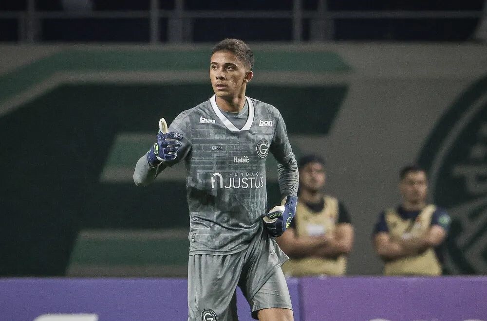 Um dos destaques na campanha da Copinha, Goiás renova com goleiro até