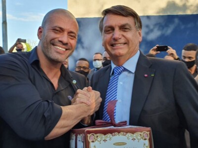 Senador Marcos do Val participou de encontro com ex-presidente e o deputado Daniel Silveira, que instigou a ideia de golpe