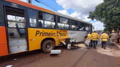 19 crianças e adolescentes ficam feridos durante acidente com transporte escolar, em Rio Verde