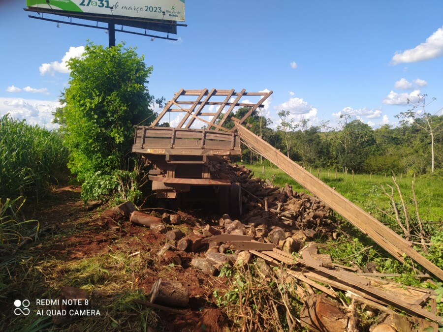 Idoso pula de caminhão em movimento e é atropelado e morto pelo próprio veículo, em Rio Verde
