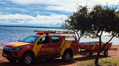 Naufrágio causa morte de mulher e deixa feridos em lago de São Simão De acordo com o Corpo de Bombeiros o acidente ocorreu durante um temporal