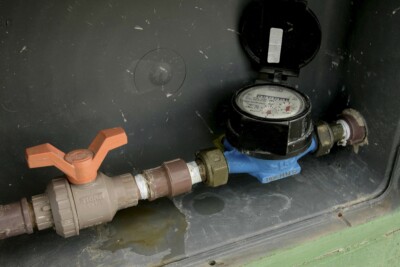 MP faz recomendação contra taxa de religação de água e energia em Padre Bernardo