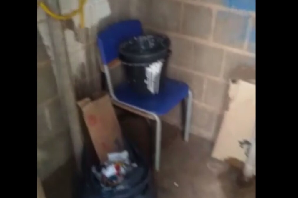 Vítimas de diretora afastada de escola de Valparaíso por assédio eram obrigadas a comer em local insalubre, diz advogado