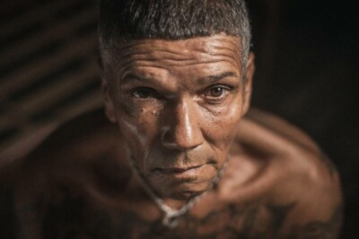 'Ele não queria ser santo, mas se arrependeu', diz terapeuta de Pedrinho Matador Iza Toledo afirma que o via como um pai