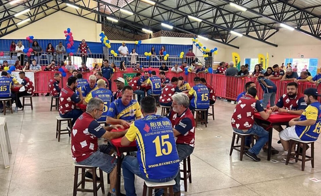 Jogadores durante partida de truco