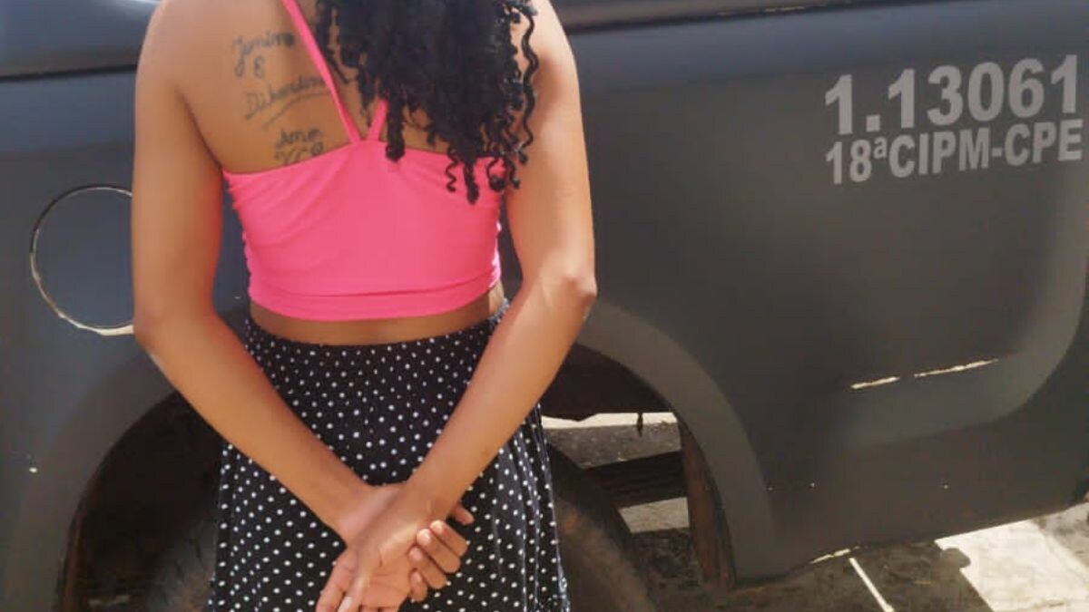 Polícia prende duas mulheres e encontra 1,5 kg de maconha debaixo da saia de uma delas, em Mineiros (Foto: Reprodução - PM)