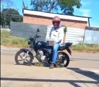 Motociclista foi preso após se masturbar diante de mulher na rua - e durante o dia -, em Goiânia (Foto: divulgação/PM)