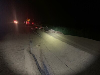 Motorista foi parado após percorrer 20 quilômetros Caminhoneiro bêbado é preso em Anápolis após perder parte da carga na estrada