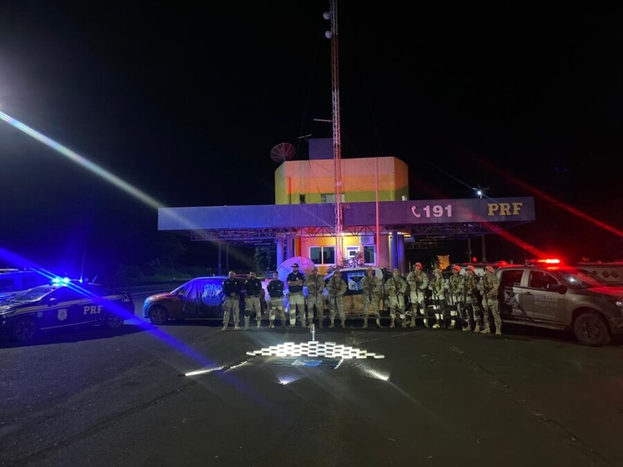 Operação deflagrada por PM e PRF apreendeu 50 quilos de cocaína com cinco pessoas da mesma família, em Itumbiara (Foto: divulgação/PRF e PM)