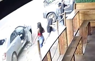 Homem quebrou carro que havia uma criança de 5 anos Membro de torcida organizada é preso após agredir homem e vandalizar carro Jardim Europa