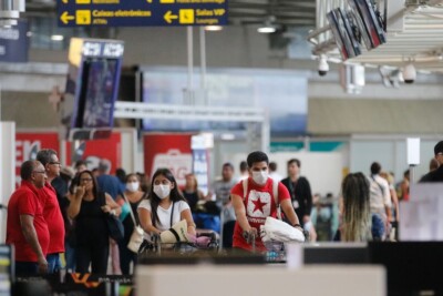 Anvisa derruba obrigatoriedade de máscaras em aeroportos e aviões