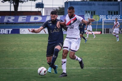 Primeiro jogo das semifinais entre Atlético Goianiense e Aparecidense