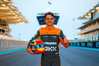 Oscar Piastri com o uniforme da McLaren