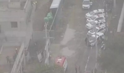 Imagem aérea da Escola Estadual Thomazia Montoro, onde aluno de 13 anos atacou professores e aluno com faca na manhã desta segunda (27) (Foto: reprodução/Globo News)