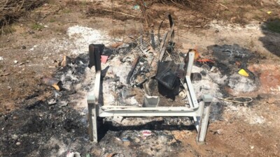Homem é preso suspeito de queimar máquina de costura e roupas da ex, em São Miguel do Araguaia (Foto: Reprodução - PC)