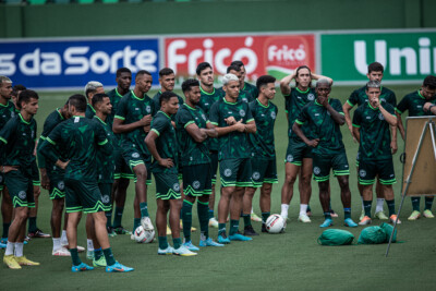 Jogadores do Goiás no CT Edmo Pinheiro