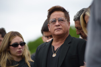 Emocionado, Leonardo se despede da mãe: “Hoje estou vendo essa heroína partir”