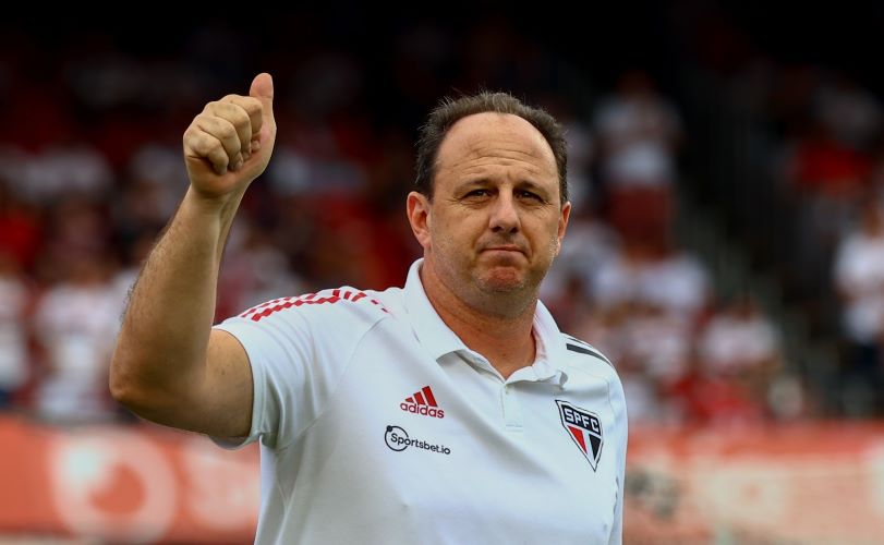 Goleiros do Bahia treinam cobranças de falta em trabalho com Rogério Ceni 