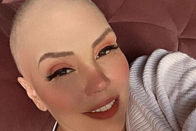 Simony ficará quatro meses internada em luta contra o câncer Cantora dará reinício do tratamento com quimioterapia e imunoterapia