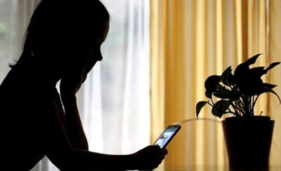 A mulher xingada gravou a ligação Mulher é condenada a indenizar atual esposa de seu ex-marido por xingá-la