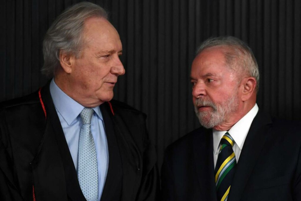 Lula assina aposentadoria de Lewandowski e fica liberado para indicar substituto no STF Decreto oficializa antecipação de saída do magistrado
