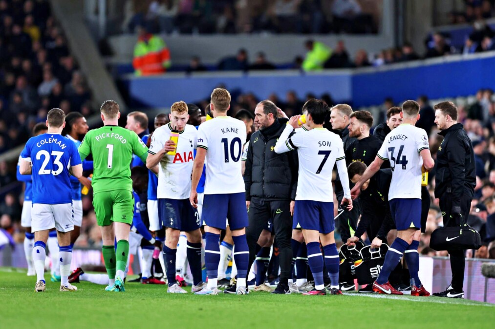 Premier League: Everton arranca empate com United fora de casa