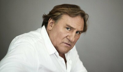 Gérard Depardieu é preso em Paris acusado de agressão sexual durante filmagem Ícone do cinema francês comentários obscenos contra mulheres