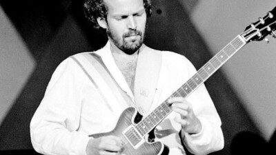 Artista rodou em turnês com o grupo em 1975, 1977, 1979 e 1980 Guitarrista do ABBA, Lasse Wellander, morre vítima de câncer